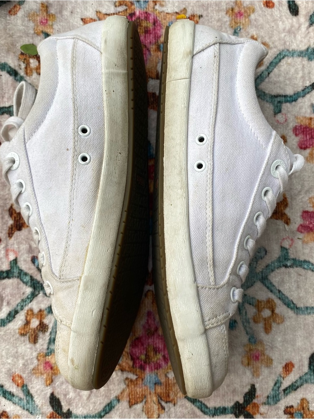 Taos Footwear White Canvas Athletic Sneakers Sz.9 - Picture 3 of 6